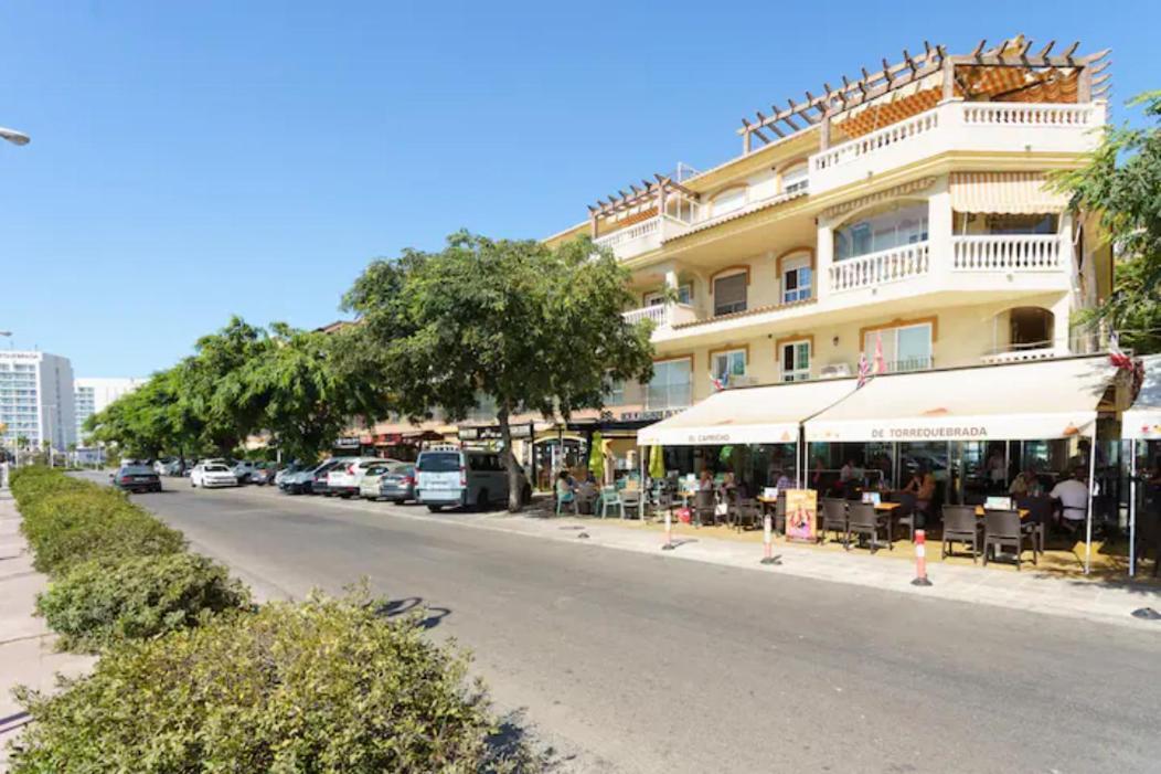 Chic Beachfront Flat With Amazing Sea Views And Private Indoor Parking Benalmadena Exterior photo