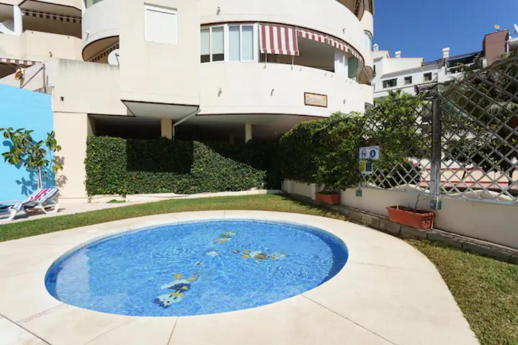 Chic Beachfront Flat With Amazing Sea Views And Private Indoor Parking Benalmadena Exterior photo