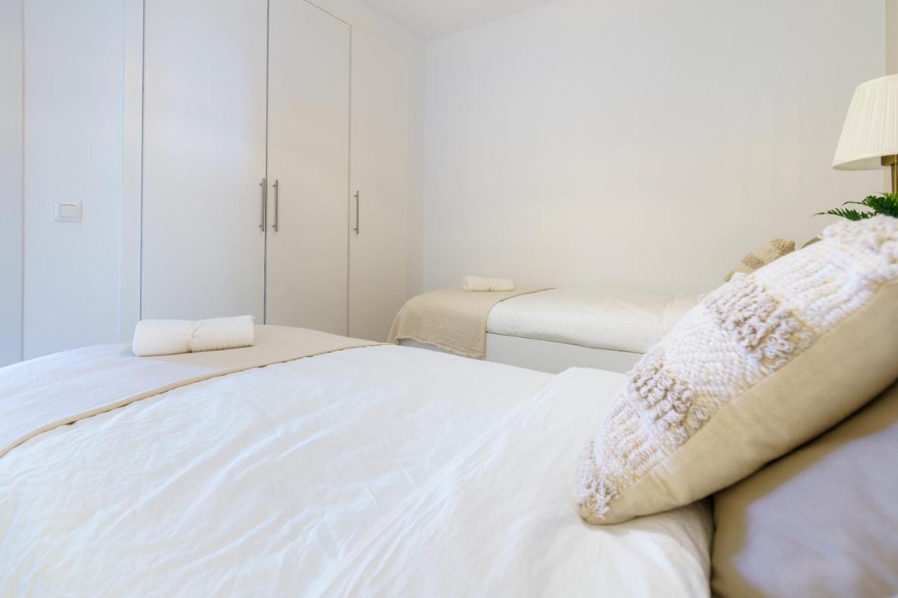 Chic Beachfront Flat With Amazing Sea Views And Private Indoor Parking Benalmadena Exterior photo