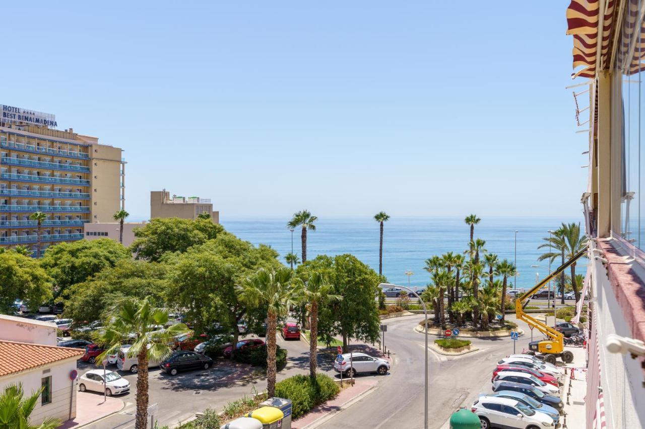 Chic Beachfront Flat With Amazing Sea Views And Private Indoor Parking Benalmadena Exterior photo