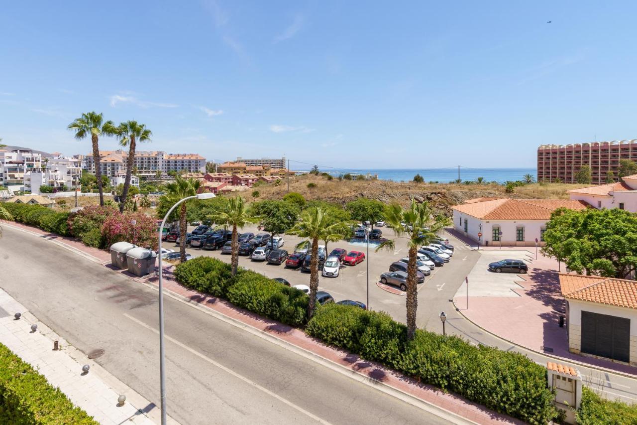 Chic Beachfront Flat With Amazing Sea Views And Private Indoor Parking Benalmadena Exterior photo