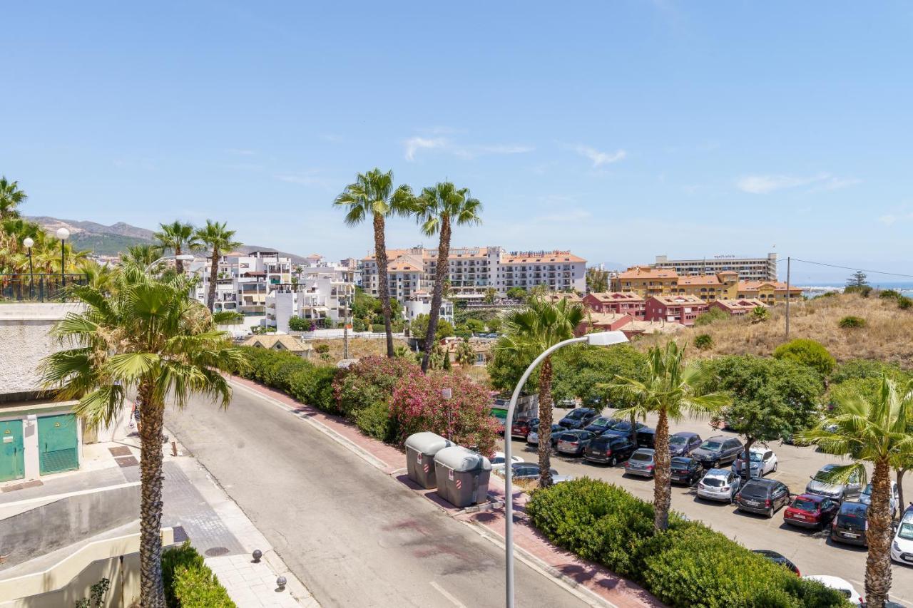 Chic Beachfront Flat With Amazing Sea Views And Private Indoor Parking Benalmadena Exterior photo